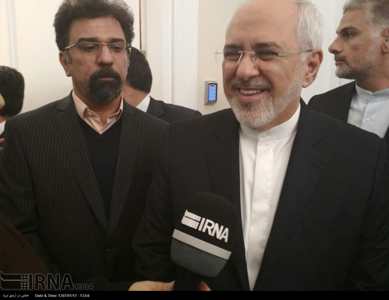 Zarif: Nahcivan ile ekonomik ilişkileri geliştirmek istiyoruz Zarif: Nahcivan ile ekonomik ilişkileri geliştirmek istiyoruz