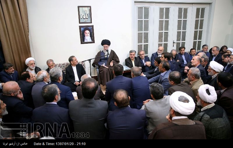 Ayetullah Hamenei: Yerli Sosyal Medya’da halkın özeline karışmak şeren haramdır Ayetullah Hamenei: Yerli Sosyal Medya’da halkın özeline karışmak şeren haramdır