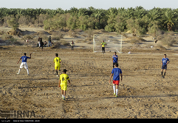 گاهي مسير قهرماني از زمين هاي خاكي عبور مي كند