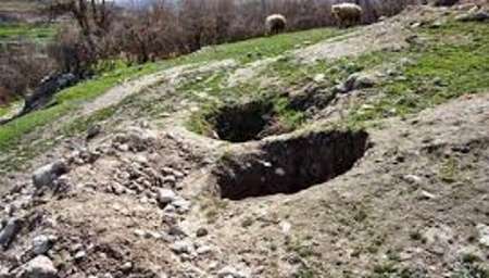سه حفار آثار تاریخی در نیر دستگیر شدند