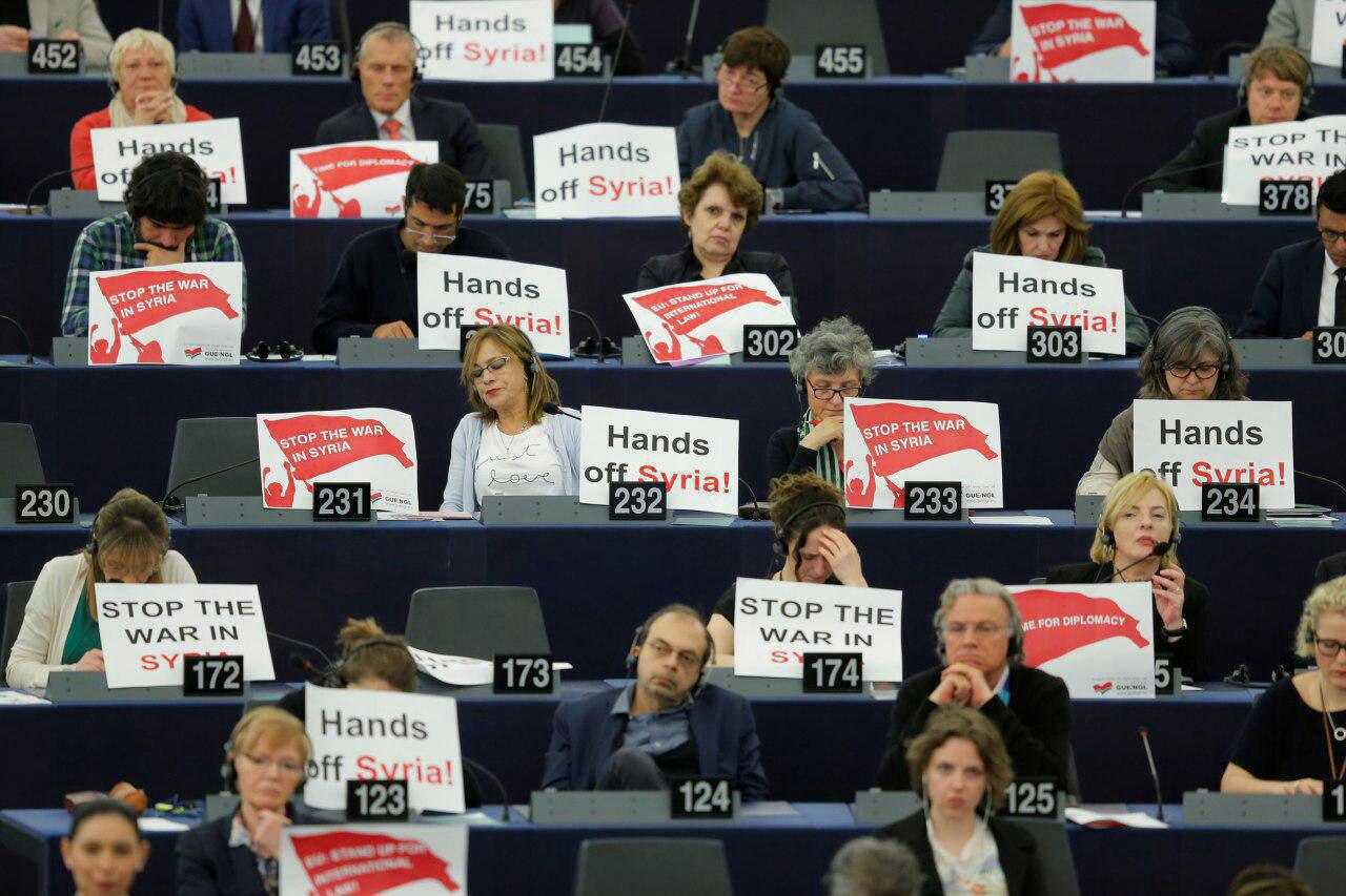 پارلمان اروپا صحنه اعتراض به مكرون و حمله سوریه شد