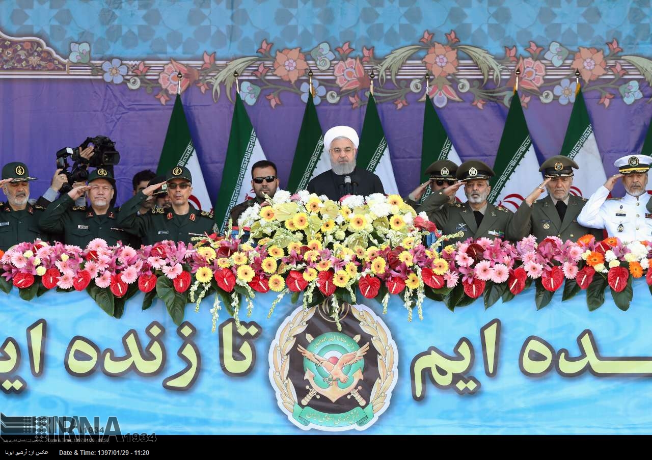 Ruhani: İran silahlı kuvvetlerin tüm şartlarda ülkenin bağımsızlık, izzet ve haysiyetini korumaya hazırdır Ruhani: İran silahlı kuvvetlerin tüm şartlarda ülkenin bağımsızlık, izzet ve haysiyetini korumaya hazırdır