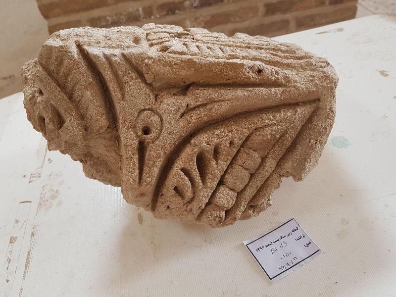 Des archéologues découvrent la chaire de la mosquée historique de Fariman Des archéologues découvrent la chaire de la mosquée historique de Fariman