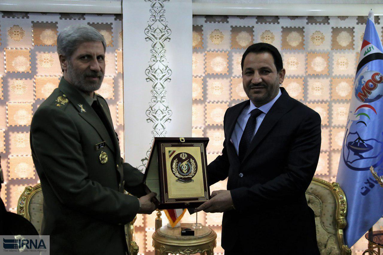 تفاهمنامه همكاری میان وزارتخانه های دفاع ایران و ارتباطات عراق امضا شد