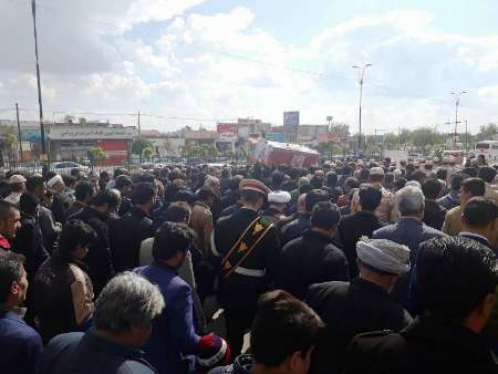 پيكر يك شهيد مرزباني در بينالود تشييع شد