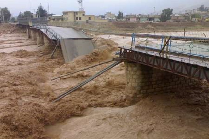 سیل جاده 40 روستای دیشموك را قطع كرد