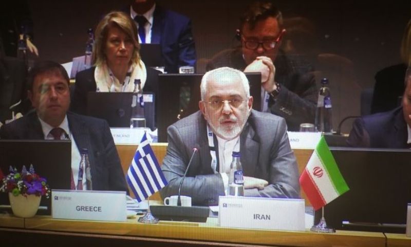 Zarif: Les interventions étrangères retarderont la paix en Syrie Zarif: Les interventions étrangères retarderont la paix en Syrie