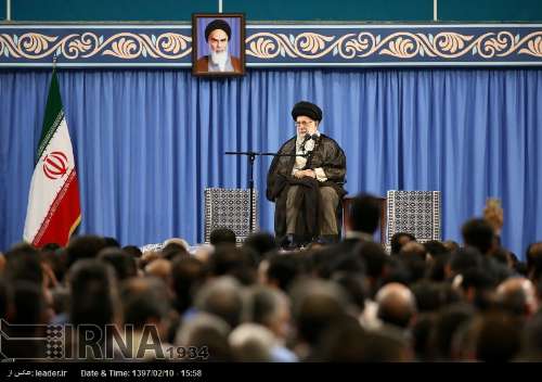 El Ayatolá Jamenei afirma que hay que poner fin a la presencia de EEUU en la región