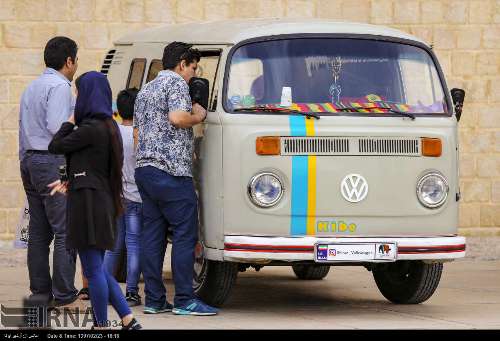 Exposición de vehículos clásicos Volkswagen en Shiraz