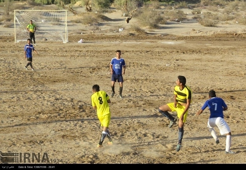 11 زمين فوتبال روستايي در ريگان افتتاح شد