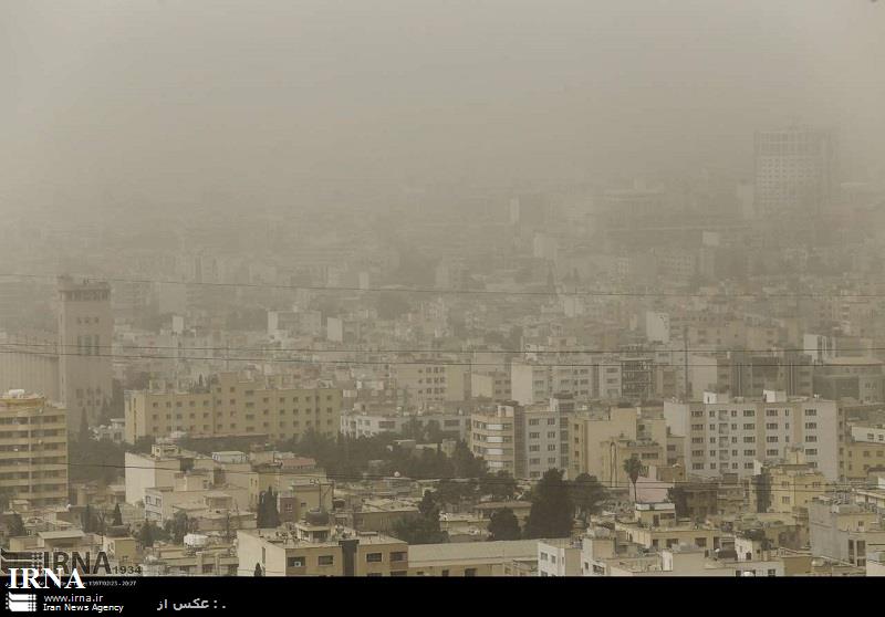 گرد و غبار مدارس سه شهرستان فارس را تعطیل كرد