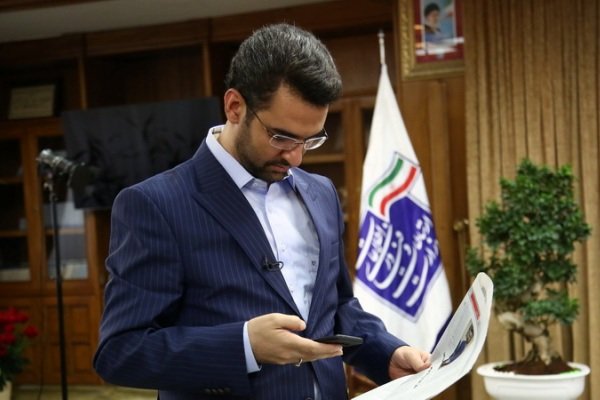 فن آوری باید به كمك ترویج زبان فارسی بیاید فن آوری باید به كمك ترویج زبان فارسی بیاید
