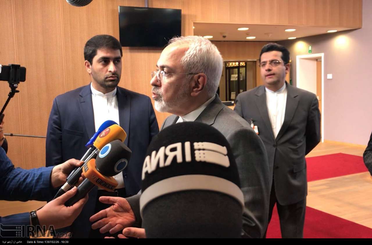 چیف ایرانی بینک پر پابندی لگانا غیرقانونی ہے: ظریف چیف ایرانی بینک پر پابندی لگانا غیرقانونی ہے: ظریف