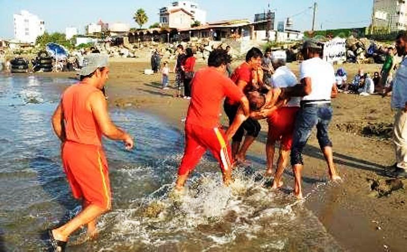 فرماندار نوشهراز بكارنگرفتن نيرو در مناطق ممنوعه شنا انتقادكرد