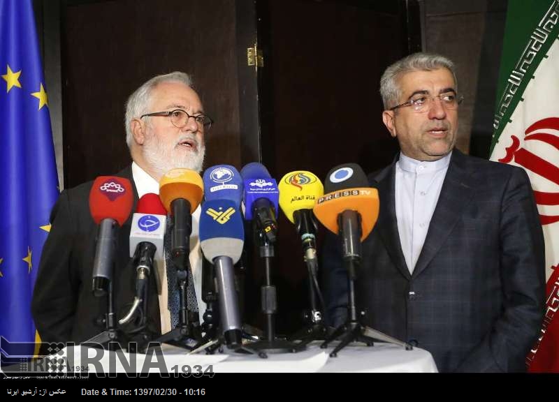 ایران میں یورپی کمپنیوں کی سرمایہ کاری بڑھ رہی ہے ایران میں یورپی کمپنیوں کی سرمایہ کاری بڑھ رہی ہے
