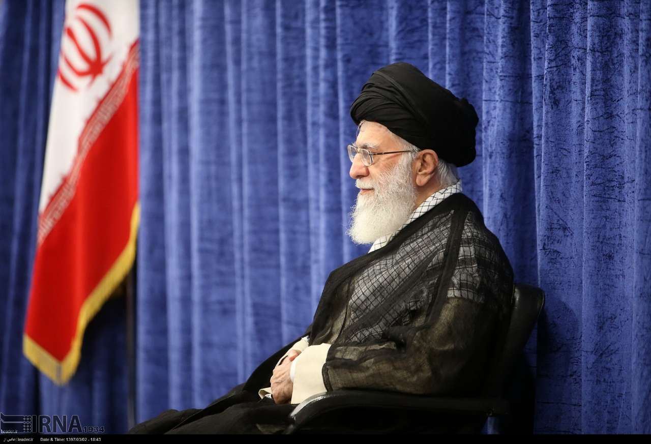 قائد الثورة الاسلامیة: مصیر الرئیس الامیركی الحالی لن یكون افضل من اسلافه قائد الثورة الاسلامیة: مصیر الرئیس الامیركی الحالی لن یكون افضل من اسلافه