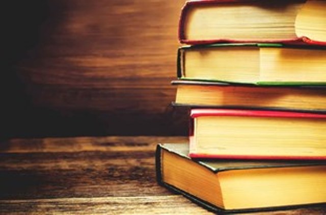 بيش از 10 ميليارد ريال كتاب از ناشران خريداري شد بيش از 10 ميليارد ريال كتاب از ناشران خريداري شد
