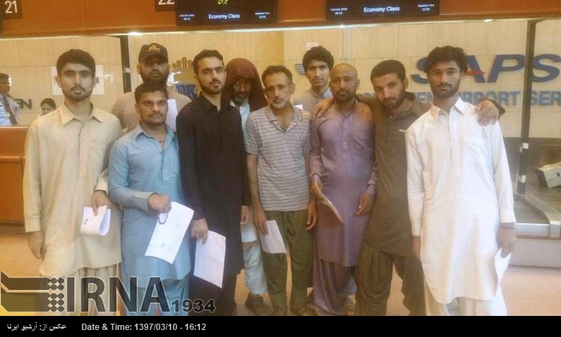 پاکستان کی جانب سے 10 ایرانی قیدیوں کی حوالگی پاکستان کی جانب سے 10 ایرانی قیدیوں کی حوالگی
