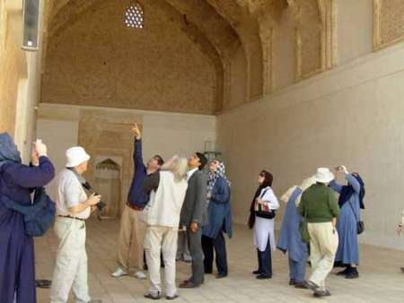 گردشگران خارجی از جاذبه های تاریخی گناباد دیدن كردند