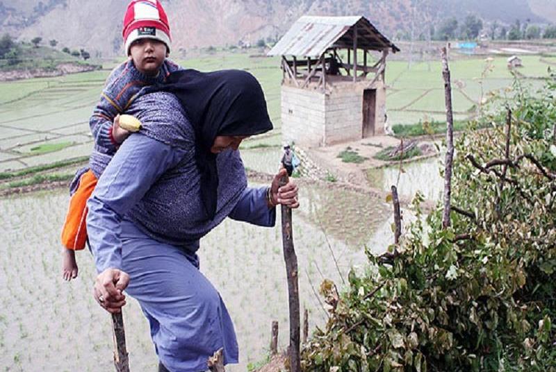 زنان سرپرست خانوار، از مستمری بگیری تا كارآفرینی