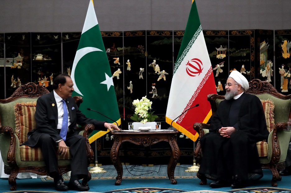 Iran, Pakistan discuss issues of mutual interest