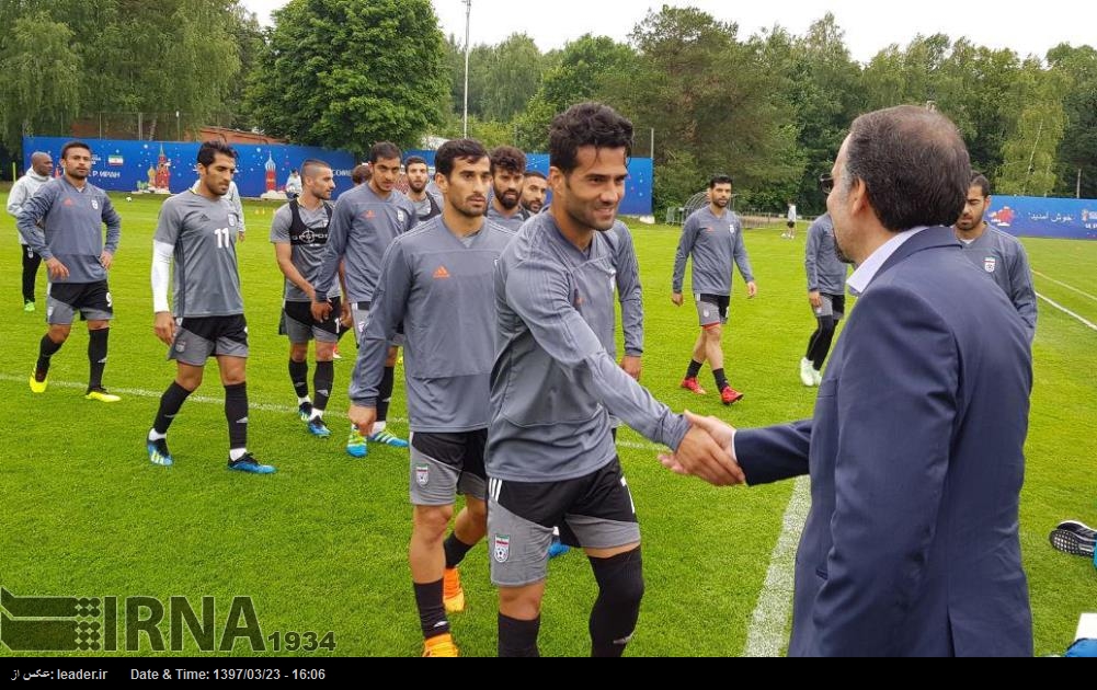 El embajador en Rusia visita la concentración de la selección nacional iraní de fútbol El embajador en Rusia visita la concentración de la selección nacional iraní de fútbol