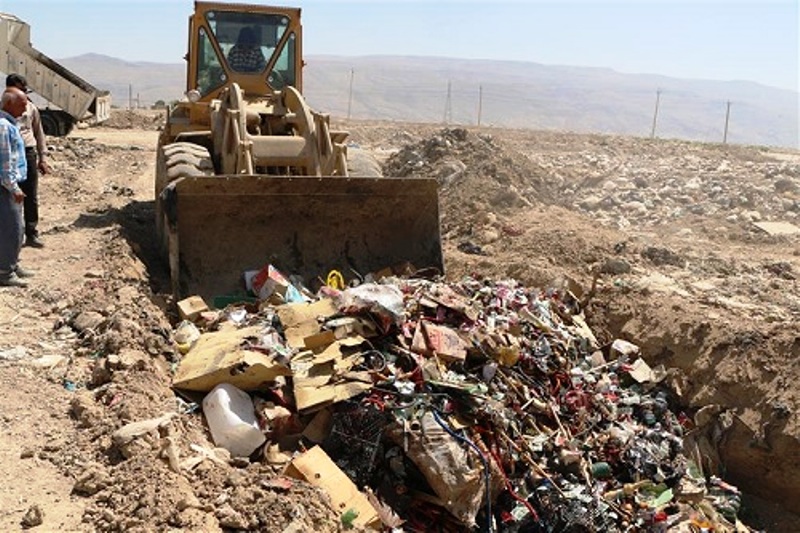 10 تن مواد غذايي فاسد در مرودشت نابود شد