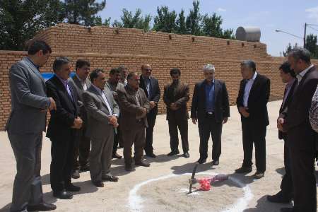 ساخت يك مدرسه خيري در شهرستان مهريز آغاز شد