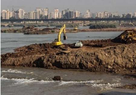 ساخت و سازهاي غيرقانوني در ساحل بندرلنگه تخريب شد