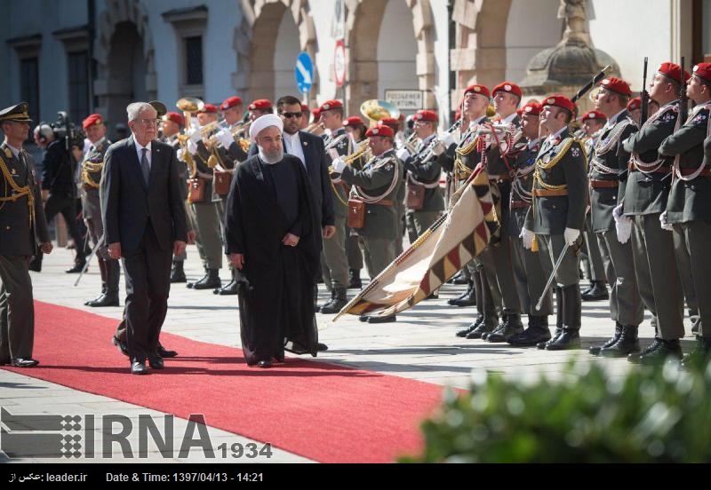 El presidente Rohani, recibido oficialmente por su homólogo austriaco en Viena El presidente Rohani, recibido oficialmente por su homólogo austriaco en Viena