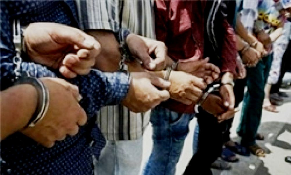 24 باند كلان قاچاق كالا در هرمزگان متلاشي شد 24 باند كلان قاچاق كالا در هرمزگان متلاشي شد
