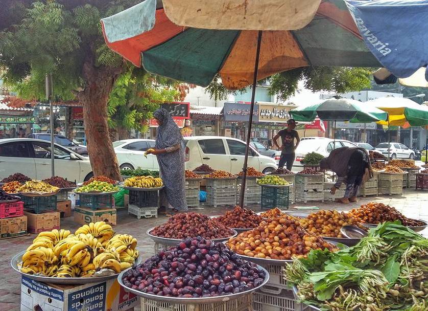 نبود میدان میوه و تره بار عامل گرانی میوه در قشم