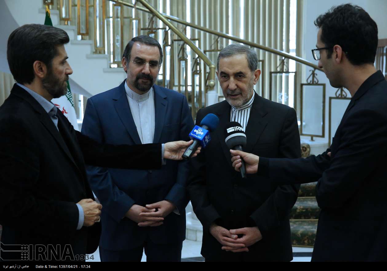 Iranischer Sondergesandter Ali Akbar Velayati trifft den russischen Präsidenten Wladimir Putin in Moskau am Donnerstag. Iranischer Sondergesandter Ali Akbar Velayati trifft den russischen Präsidenten Wladimir Putin in Moskau am Donnerstag.