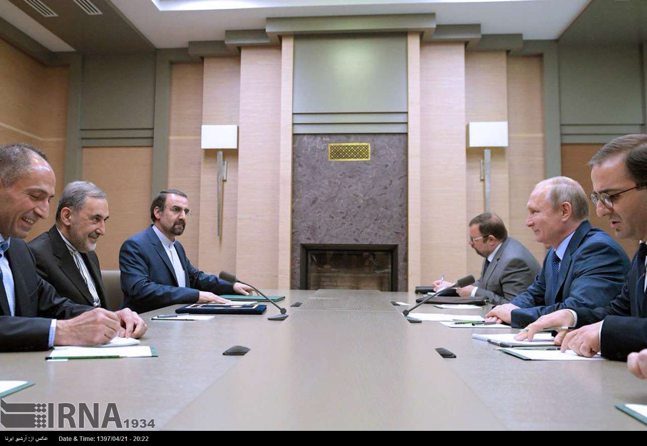 Iranischer Sondergesandter Ali Akbar Velayati trifft den russischen Präsidenten Wladimir Putin in Moskau am Donnerstag. Iranischer Sondergesandter Ali Akbar Velayati trifft den russischen Präsidenten Wladimir Putin in Moskau am Donnerstag.