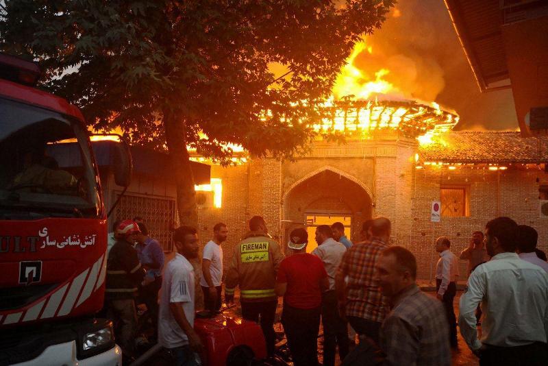 آتش سوزي در مسجد جامع ساري مهار شد
