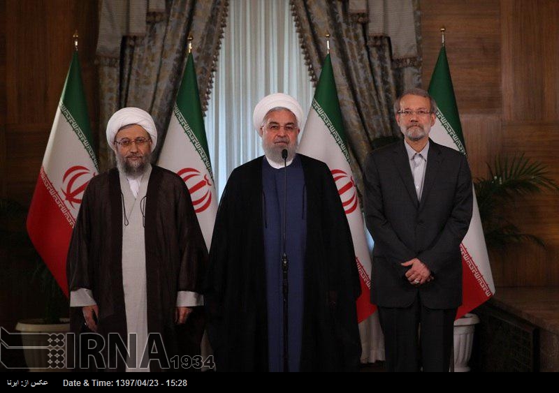 Los jefes de las tres ramas de poder iraníes examinan diversos asuntos económicos y las sanciones Los jefes de las tres ramas de poder iraníes examinan diversos asuntos económicos y las sanciones