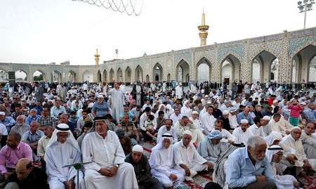 روزانه 10 هزار زائر خارجی در جشنهای دهه كرامت شركت می كنند