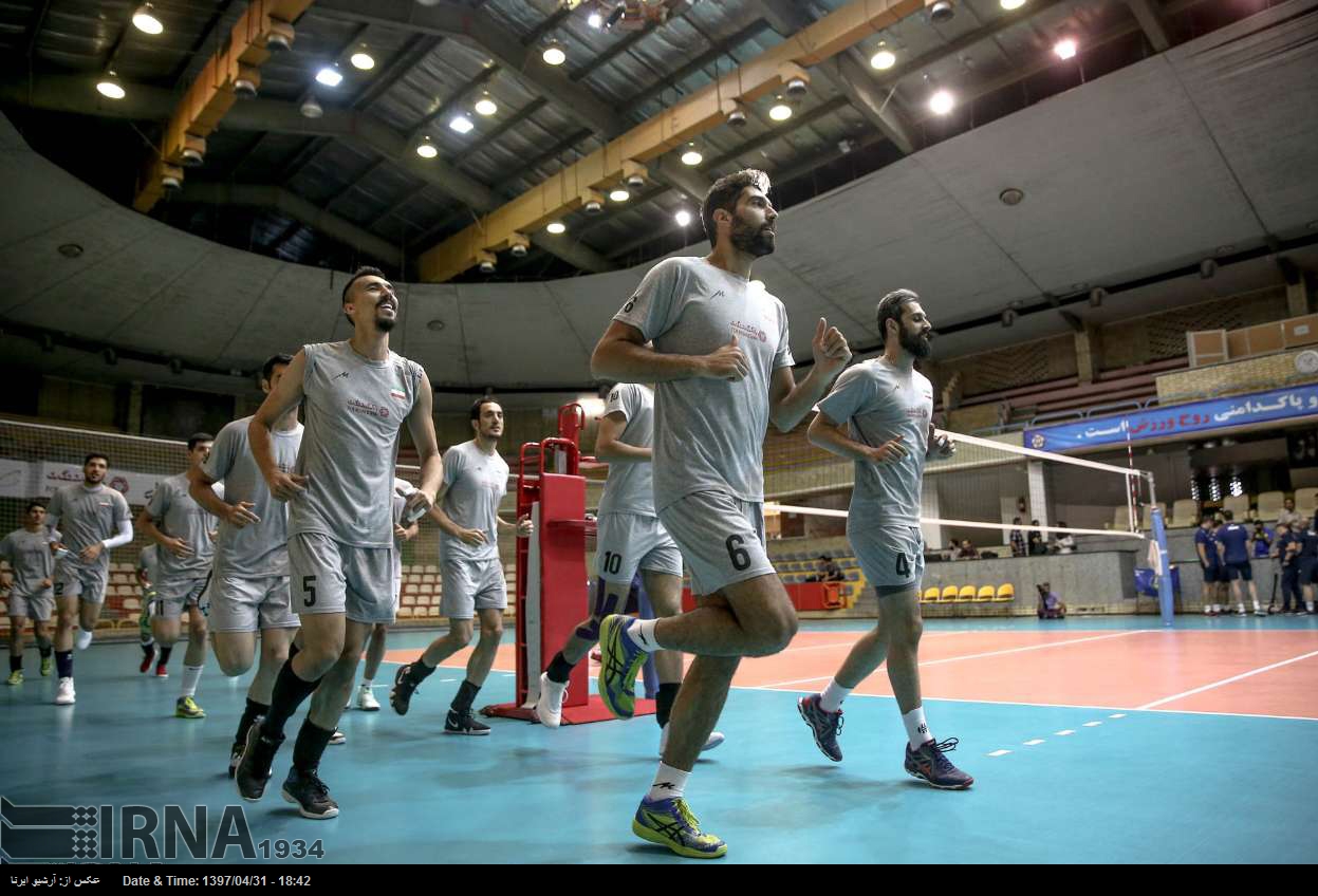 Irans Volleyball-Nationalmannschaft bereitet sich vor Irans Volleyball-Nationalmannschaft bereitet sich vor