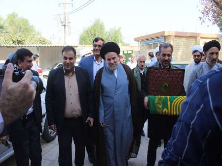 كاروان حامل پرچم متبرك حرم رضوی وارد اندیمشك شد