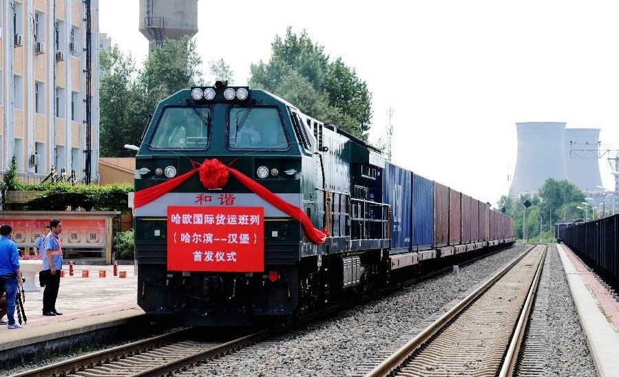 Iran und China verstärken Zusammenarbeit im Schienenverkehrsbereich Iran und China verstärken Zusammenarbeit im Schienenverkehrsbereich