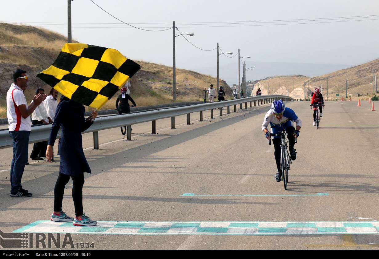 Iranische Frauen bei Fahrradwettbewerben Iranische Frauen bei Fahrradwettbewerben