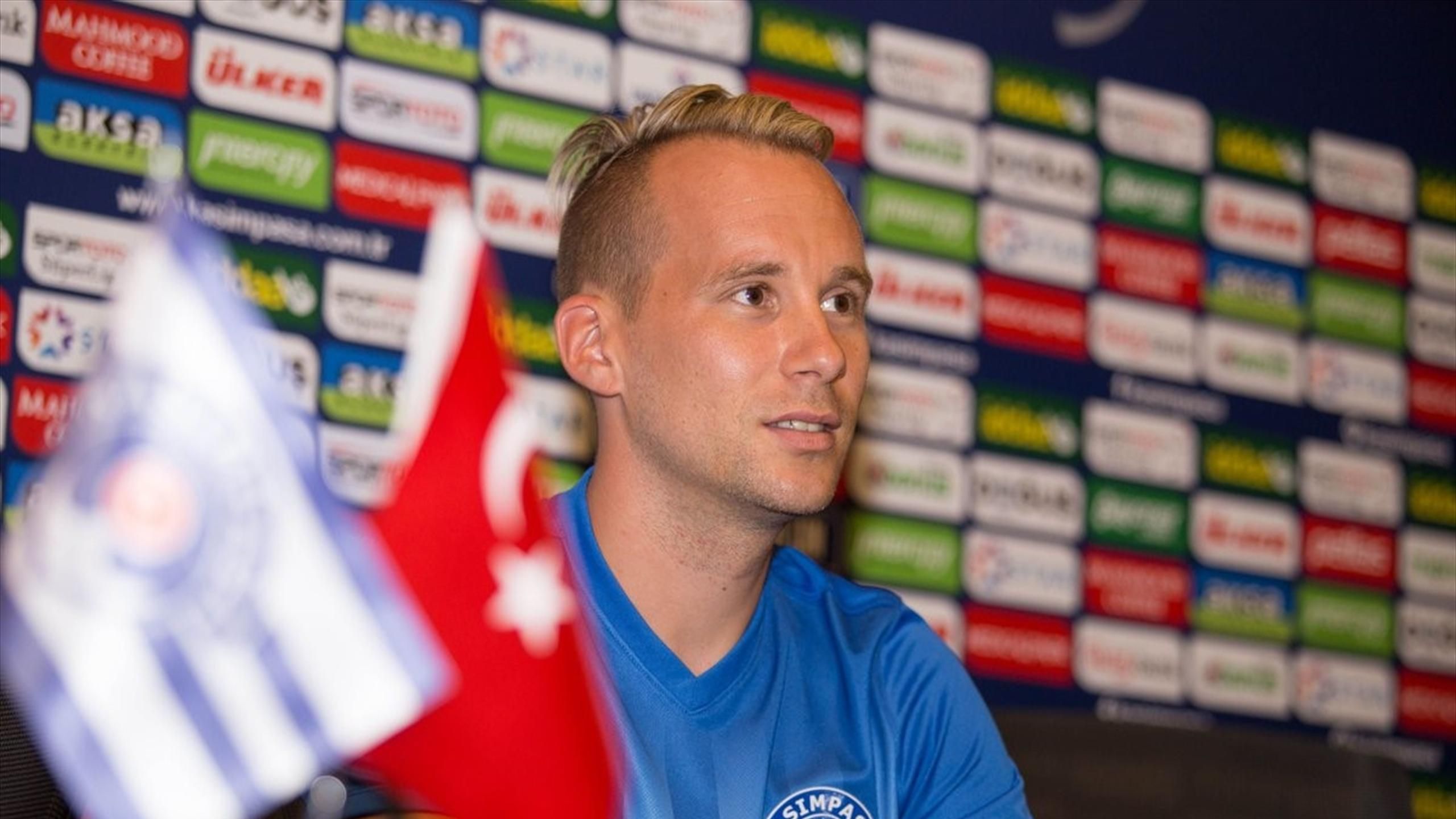 Esteghlal verpflichtet Mittelfeldspieler Markus Neumayr Esteghlal verpflichtet Mittelfeldspieler Markus Neumayr