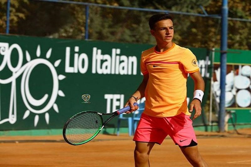 Iranischer Tennisspieler erhält Goldmedaille bei den internationalen Wettbewerben in Armenien Iranischer Tennisspieler erhält Goldmedaille bei den internationalen Wettbewerben in Armenien