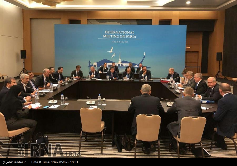 Irán, Rusia y Turquía discuten sobre la declaración final de Sochi sobre Siria Irán, Rusia y Turquía discuten sobre la declaración final de Sochi sobre Siria