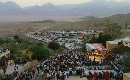 زرتشتیان در پیر ناركی مهریز گرد هم آمدند