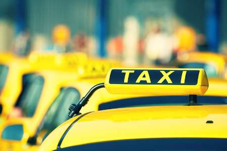 تاكسی ‌های اینترنتی با نظارت سازمان حمل و نقل فعالیت كنند