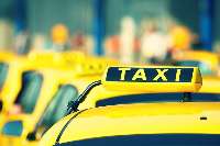 تاكسی ‌های اینترنتی با نظارت سازمان حمل و نقل فعالیت كنند