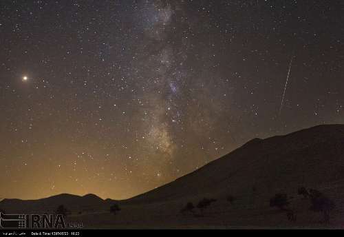 Las llamativas perseidas en el centro de Irán