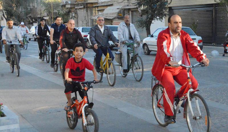 تعدادی از یزدی ها در سالروز ورود آزادگان به كشور ركاب زدند