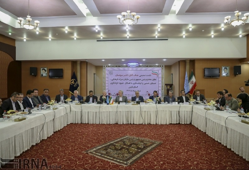 فعالان گردشگری فارس در نشست با معاون رئیس جمهوری چه گفتند فعالان گردشگری فارس در نشست با معاون رئیس جمهوری چه گفتند